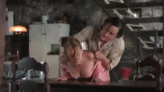 Virginie Ledoyen, Aitana Sanchez-Gijon – The Backwoods (2006)