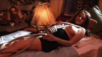 Brooke Haven, Kayden Kross, Nicole D'Angelo, Paula Labaredas, Alicia Arden, Elana Krausz, Sandy Colindres, Paula LaBaredas - Blue Dream (2013)