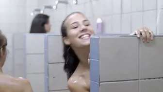 Michelle Carpente, Veronica Logan, Michela Quattrociocche - Scusa ma ti chiamo amore (2008)