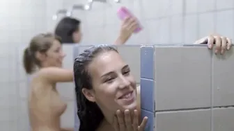 Michelle Carpente, Veronica Logan, Michela Quattrociocche - Scusa ma ti chiamo amore (2008)