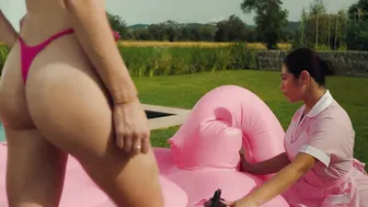 Paula Grimaldo, Violeta Rodríguez, Ariadna Gil - Calladita (2023)