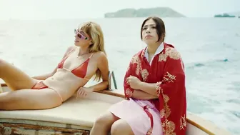 Paula Grimaldo, Violeta Rodríguez, Ariadna Gil - Calladita (2023)