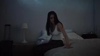 Rafaela Mandelli - Intimidade Entre Estranhos (2018)