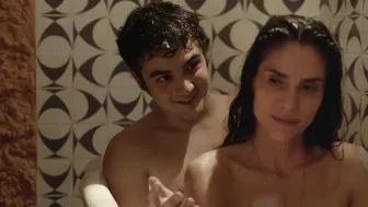 Rafaela Mandelli - Intimidade Entre Estranhos (2018)