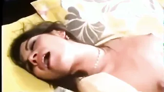 L hôtesse voyage sans slip (1981)