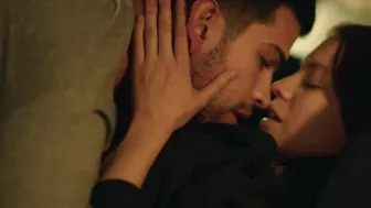 Claudia Álvarez, Ana Valeria Becerril, Ana Serradilla - Sisters' Feud (Las Hermanas Guerra) (2024)