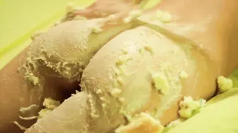 Andrea Margaret, Alexis Hutt – W4M (2012)