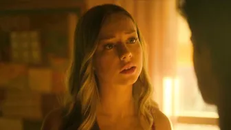 Ester Exposito - Elite Short Stories Carla Samuel s01e02-03 (2021)