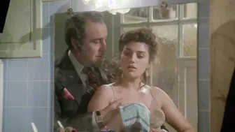 Carole Bouquet, Angela Molina - Cet obscur objet du desir (1977)