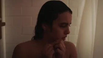 Hafsia Herzi, Sarah Kazemy, Lucy Walters - This Teacher (2018)