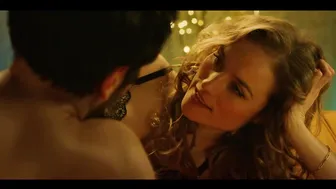 Nienke Van Hofslot - Women of the Night (Keizersvrouwen) s01e09 (2019)