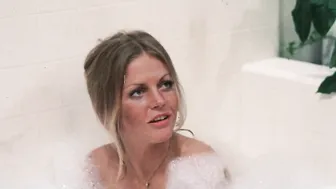 Candice Rialson, Joan Blackman - Pets (1974)