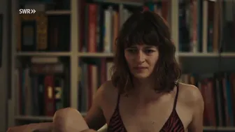 Linda Blümchen, Caroline Hellwig, Claudia Kottal, Nairi Hadodo, Leonie Wegner, Cora Kneisz, Julia Riedler - 30 Days of Lust (30 Tage Lust) s01 (2024)