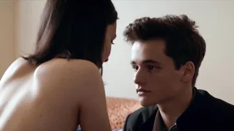 Iulia Alexandra Dinu - Un Pas in Urma Serafimilor (2017)