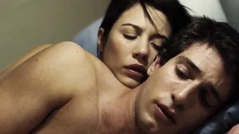 Marta Etura, Eva Pallares - Azuloscurocasinegro (2006)