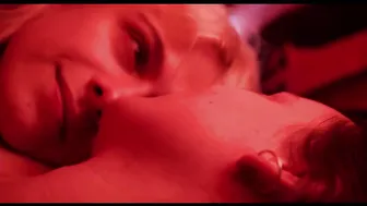 Lidia Veiga, Angela Rios - Stroking an Animal (Cando toco un animal) (2023)