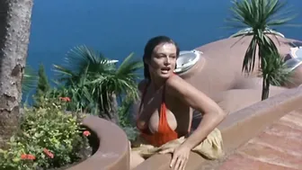 Patricia Barzyk, Francoise Michaud, Isabelle Strawa, Christelle Guelielhi - La machine a decoudre (1986)