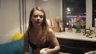 Aglaya Tarasova, Aleksandra Bortich, Elizaveta Kononova - Obychnaya zhenshchina s01e01-06 (2018)