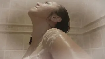 Ivy Smith, Christine Nguyen – Attack of the 50 Foot CamGirl (2022)