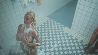 Tatjana Simic, etc - Flodder 3 (1995)