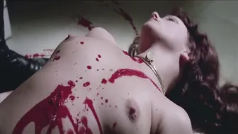 Edwige Fenech, Femi Benussi – Strip Nude for Your Killer (1975)