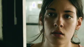 Niki Vakali, Andrea Osvart – Worlds Apart (Enas allos kosmos) (2015)