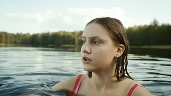 Anna Balabanova, Anna Griva, Varvara Shatalova - Semeynyye prizraki s01e01e03e04 (2024)