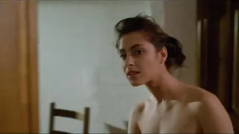 On se calme et on boit frais à Saint-Tropez (1987)