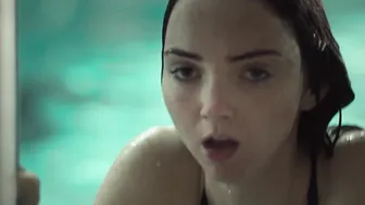 Laurence Hamelin, Lily Cole, Sarah Gadon - The Moth Diaries (2011)