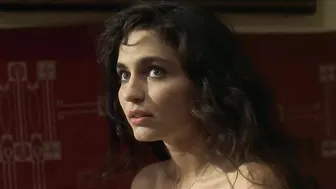 Erika Marozsan – Gloomy Sunday (Gloomy Sunday - Ein Lied von Liebe und Tod) (1999)