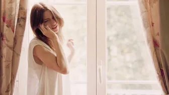 María Valverde - It's Now or Never (Ahora o nunca) (2015)