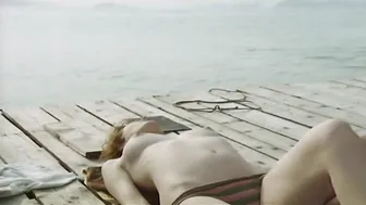 Sylvia Kristel, Teri Tordai, Christine Glasner, Gisela Hahn - Julia (Es war nicht die Nachtigall) (1974)