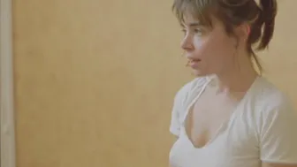 Aure Atika, Élodie Bouchez - Poetical Refugee (La faute a Voltaire) (2000)