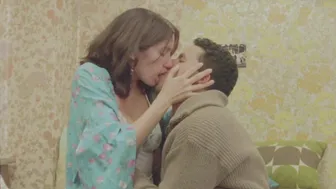 Aure Atika, Élodie Bouchez - Poetical Refugee (La faute a Voltaire) (2000)