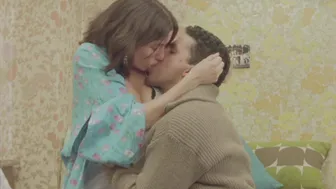 Aure Atika, Élodie Bouchez - Poetical Refugee (La faute a Voltaire) (2000)