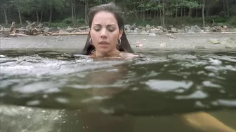 Erica Durance, Sonya Salomaa, Penny Phang, Ona Grauer, Mashiah Vaughn-Hulbert - House of the Dead (2003)