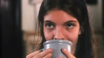 Ana Abott - Retrato do artista com um 38 na mão (2000)