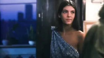 Ana Abott - Retrato do artista com um 38 na mão (2000)