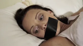 Liza Del Sierra – Villa Captive (2011)