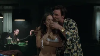 Marion Cotillard, Nozha Khouadra, etc - Chloe (1996)