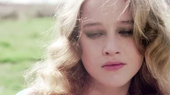 Eleonora Giorgi, Maria Rosaria Riuzzi - Young, Violent, Dangerous (Liberi armati pericolosi) (1976)