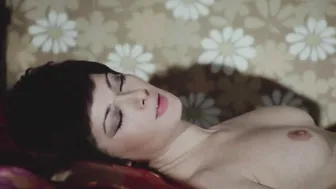 Nude per l’assassino (1975)