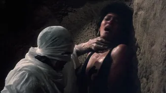 Raffaella Offidani, Barbara Crampton – Castle Freak (1995)