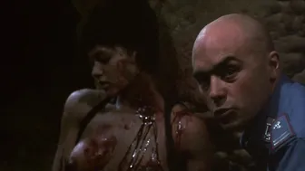 Raffaella Offidani, Barbara Crampton – Castle Freak (1995)