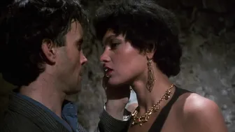 Raffaella Offidani, Barbara Crampton – Castle Freak (1995)