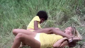 Pam Grier – Black Mama, White Mama (1973)