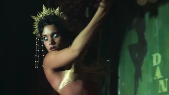 Umi Myers, Julianne Nicholson, etc - Dope Girls s01 (2025)