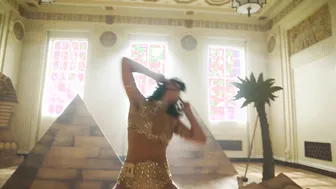 Umi Myers, Julianne Nicholson, etc - Dope Girls s01 (2025)