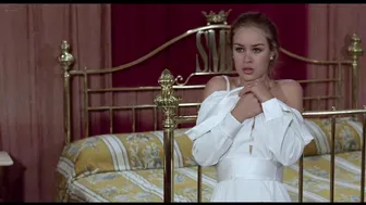 Maribel Martin, Alexandra Bastedo – The Blood Spattered Bride (1972)