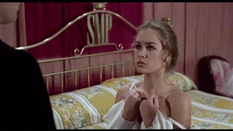 Maribel Martin, Alexandra Bastedo – The Blood Spattered Bride (1972)